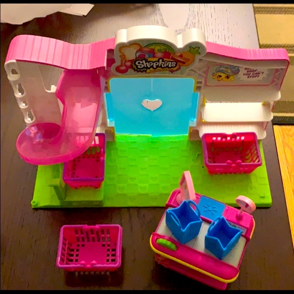 Shopkins super market & makeup station